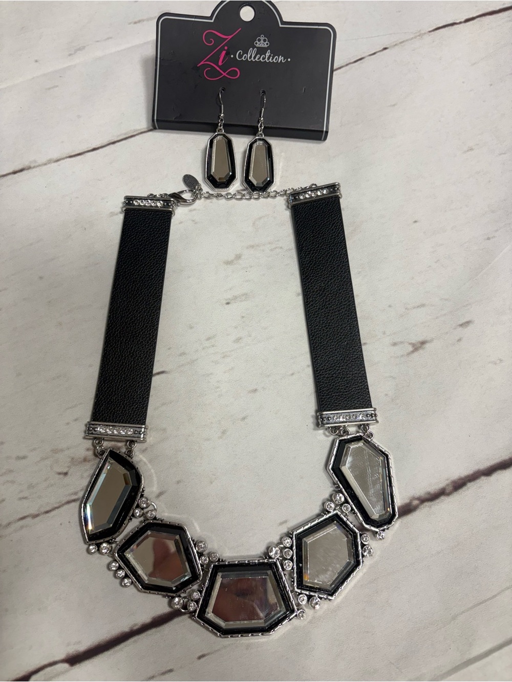Paparazzi ZI Collection RIVALRY Black Leather Silver Rhinestone Mirror Set